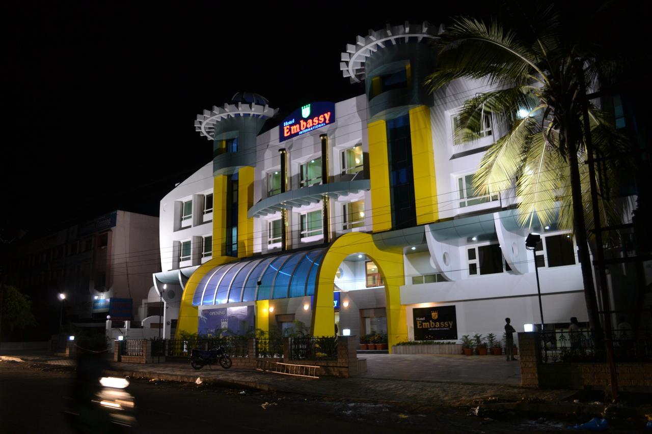 Hotel Embassy International Latur Ngoại thất bức ảnh